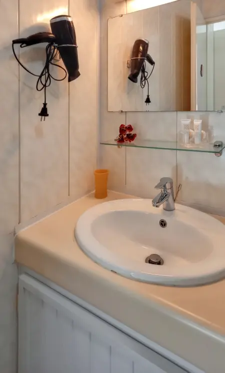 Bungalow accueillant à Bouillante avec climatisation et terrasse - Photo 12