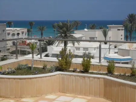 Appartement à Mahdia, Appartement duplex en bord de mer à Mahdia - 250 m² - Vue sur mer - L1069018