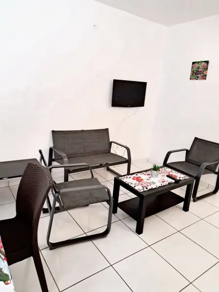 Maison confortable à Le Moule avec piscine partagée - Photo 1