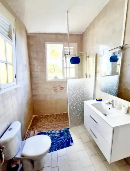 Maison confortable à Le Moule avec piscine partagée - Photo 9