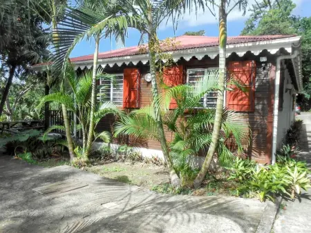 Maison à deshaies, Maison charmante à Deshaies avec vue sur montagne + jardin - L1069083