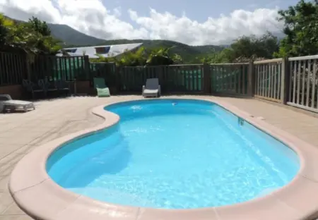 Chalet charmant à Bouillante avec piscine partagée - Photo 9