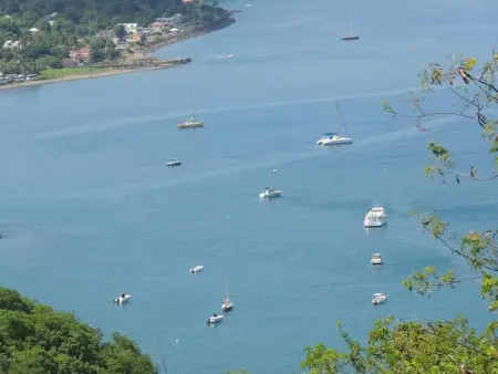 Chalet charmant à Bouillante avec piscine partagée - Photo 10