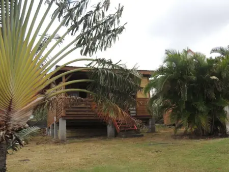 Chalet charmant à Bouillante avec piscine partagée - Photo 25