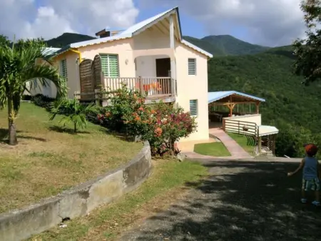 Chalet charmant à Bouillante avec piscine partagée - Photo 26