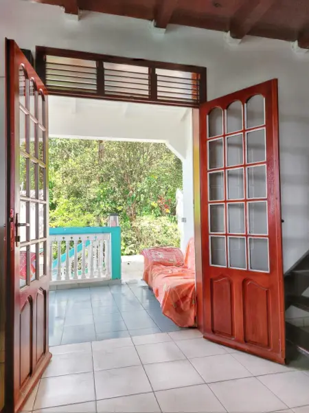 Maison en bord de mer à Saint-Claude avec jardin et vue imprenable - Photo 2