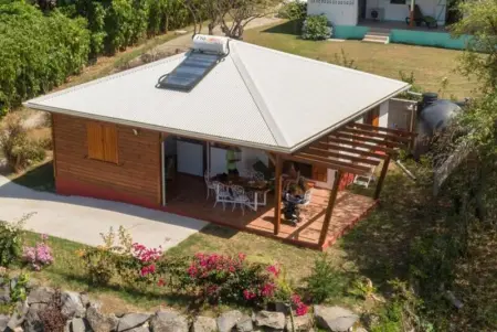 Maison de charme à Saint-François avec jardin et terrasse - Photo 1