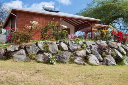 Maison de charme à Saint-François avec jardin et terrasse - Photo 10