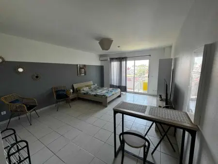 Studio confortable au cœur de Cayenne - Balcon avec vue - Photo 6