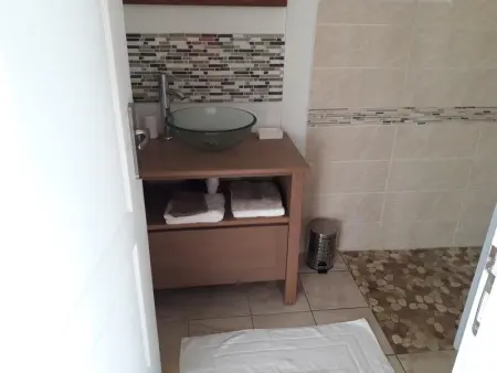 Bungalow chic à Sainte-Rose + piscine., Bungalow 2 personnes à Sainte Rose - Photo 10