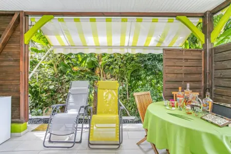 Bungalow charmant à Rivière-Salée avec terrasse privée - Photo 1