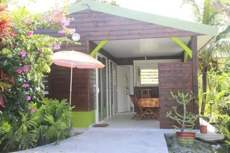 Bungalow charmant à Rivière-Salée avec terrasse privée - Photo 6