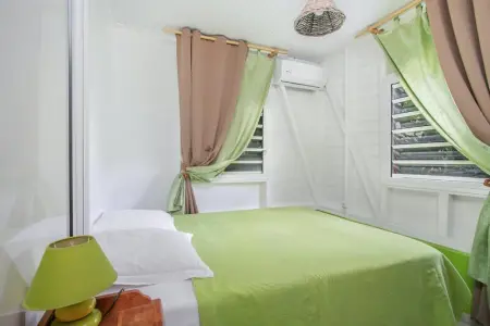 Bungalow charmant à Rivière-Salée avec terrasse privée - Photo 8