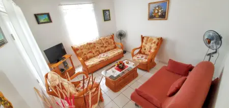 Bungalow charmant à Capesterre-Belle-Eau avec piscine partagée - Photo 2