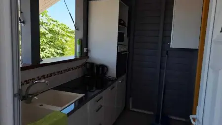 Bungalow charmant à Anse-Bertrand avec terrasse privée - Photo 9