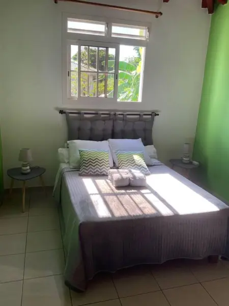 Maison élégante au Moule avec terrasse ensoleillée - Photo 5