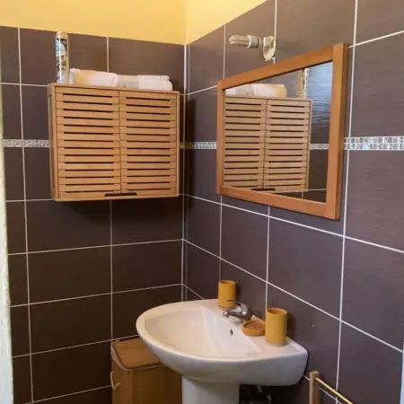 Maison élégante au Moule avec terrasse ensoleillée - Photo 9