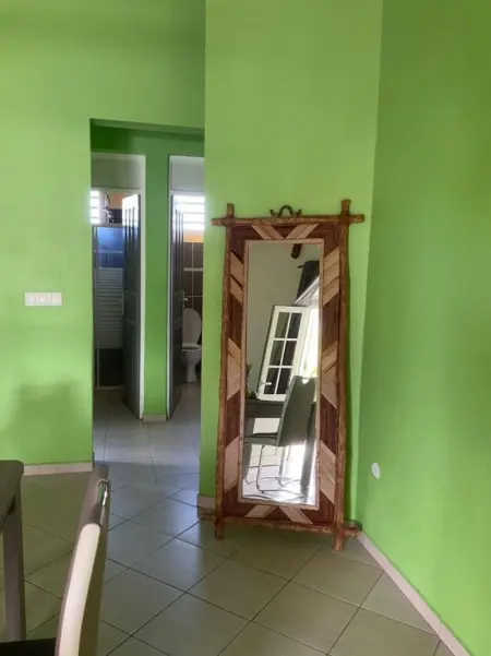 Maison élégante au Moule avec terrasse ensoleillée - Photo 14