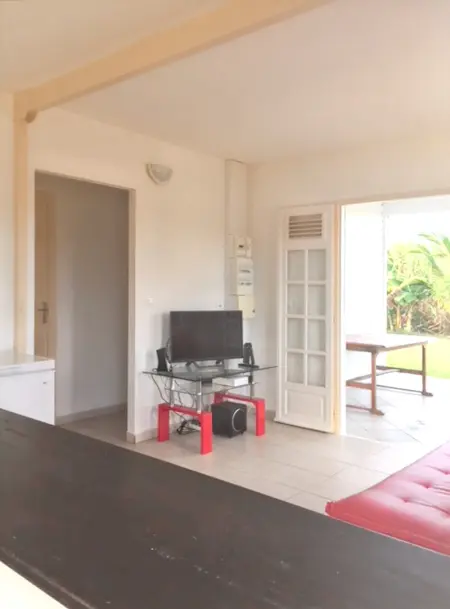 Maison accueillante à Anse-Bertrand avec jardin privé 70 m² - Photo 2