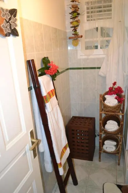 Location spacieuse à Deshaies avec vue sur la mer et montagne - Photo 6