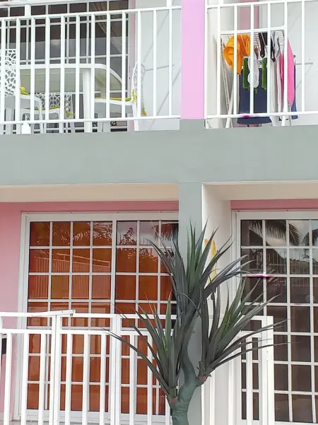 Appartement charmant à Sainte-Anne avec piscine partagée - 60 m² - Photo 2