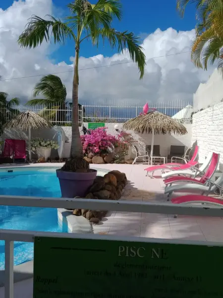 Appartement charmant à Sainte-Anne avec piscine partagée - 60 m² - Photo 6