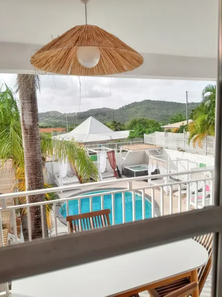 Appartement charmant à Sainte-Anne avec piscine partagée - 60 m² - Photo 11