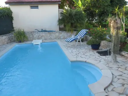 Appartement à Baie Mahault, Studio accueillant à Baie Mahault - 20 m² avec piscine privée - L1069259