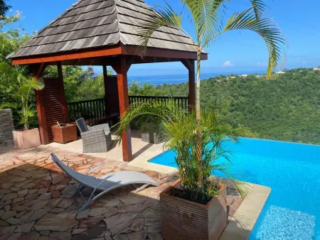 Bungalow idyllique à Vieux-Habitants avec vue sur la mer - Photo 2