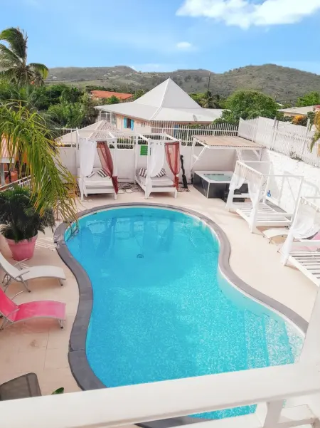 Appartement accueillant à Sainte-Anne – 60 m² avec piscine - Photo 11