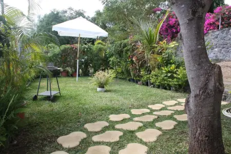Maison charmante à Saint Paul avec vue sur la mer - Photo 3