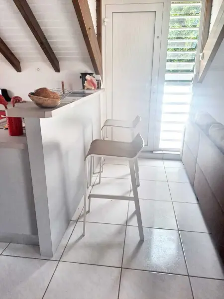 Maison de charme à Vieux Fort avec vue mer et montagne - Photo 8