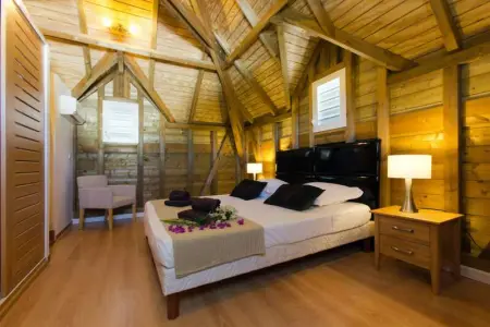 Villa Spacieuse avec Piscine Privée à Saint-François – 120 m², Jardin - Photo 2