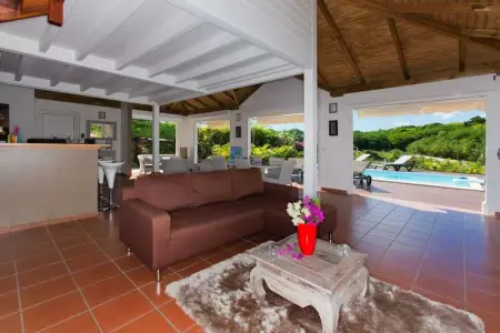 Villa Spacieuse avec Piscine Privée à Saint-François – 120 m², Jardin - Photo 6