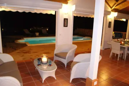 Villa Spacieuse avec Piscine Privée à Saint-François – 120 m², Jardin - Photo 12