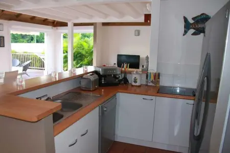 Villa Spacieuse avec Piscine Privée à Saint-François – 120 m², Jardin - Photo 16