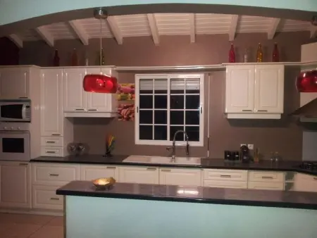 Maison spacieuse avec jacuzzi et vue sur la mer à Sainte-Rose - Photo 10