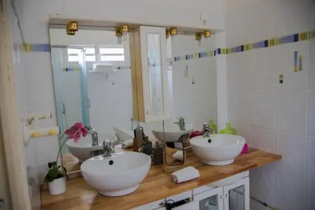 Maison spacieuse avec jacuzzi et vue sur la mer à Sainte-Rose - Photo 16