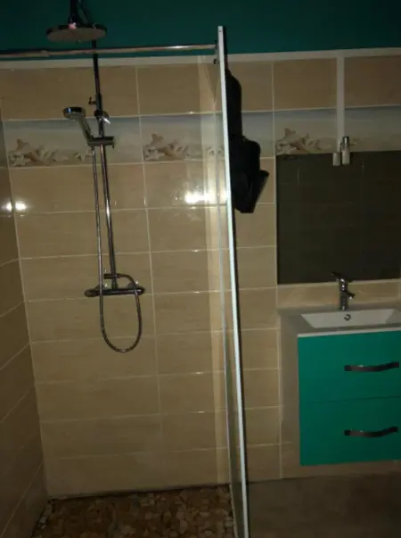 Maison spacieuse à Pointe-Noire avec vue sur la montagne - Photo 12