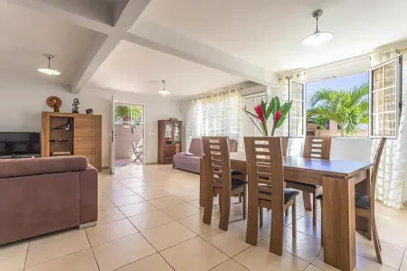 Appartement charmant à Le Moule, avec piscine partagée - Photo 2