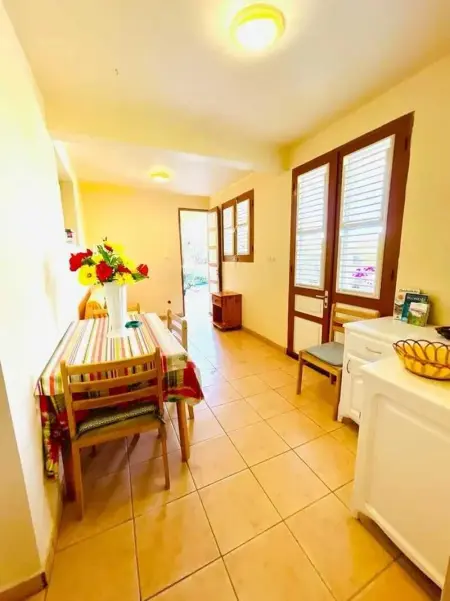 Maison charmante avec vue sur la mer et montagnes, Les Anses-d'Arlet. - Photo 2