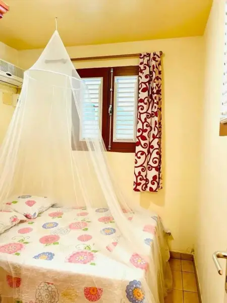 Maison charmante avec vue sur la mer et montagnes, Les Anses-d'Arlet. - Photo 5