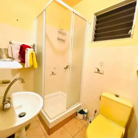 Maison charmante avec vue sur la mer et montagnes, Les Anses-d'Arlet. - Photo 10