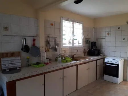 Maison charmante à Sainte-Anne avec grand jardin clôturé - Photo 4