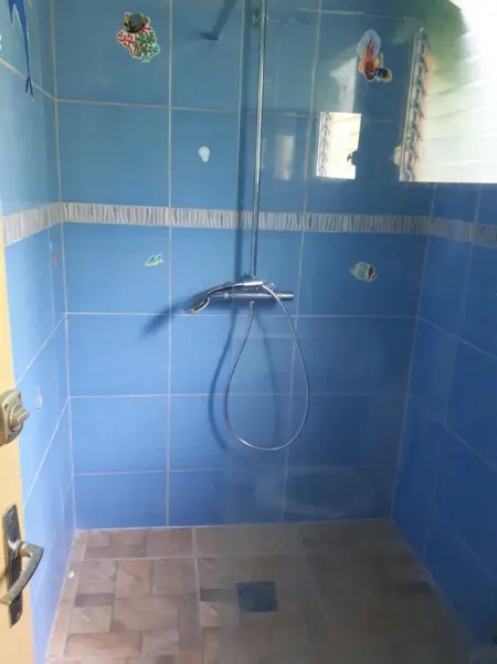 Maison charmante à Sainte-Anne avec grand jardin clôturé - Photo 10