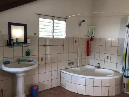 Maison charmante Pointe-Noire, vue mer, Maison 8 personnes à Pointe Noire - Photo 10