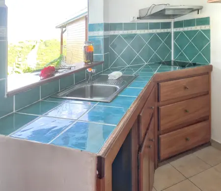 Charmant Bungalow avec vue sur la mer à Marigot, 60 m², piscine. - Photo 2