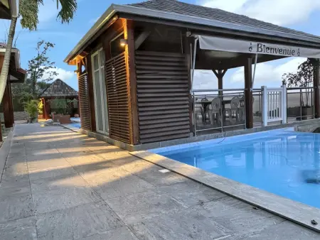 Charmant Bungalow avec vue sur la mer à Marigot, 60 m², piscine. - Photo 8