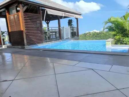 Charmant Bungalow avec vue sur la mer à Marigot, 60 m², piscine. - Photo 12