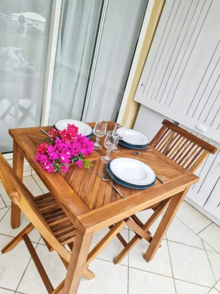 Charmant appartement à La Trinité avec piscine partagée - 40 m² - Photo 4